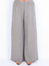 Knit trousers with width